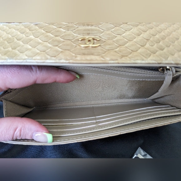 Chanel Python Wallet - Picture 10 of 10